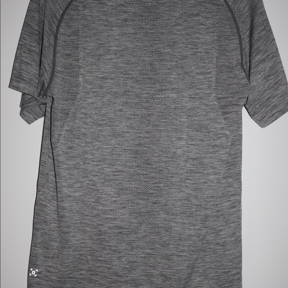 Lululemon Metal Vent Tech SS Medium
